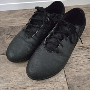 Men's NIKE Phantom Vision 9.5 Black Athletic Sneakers